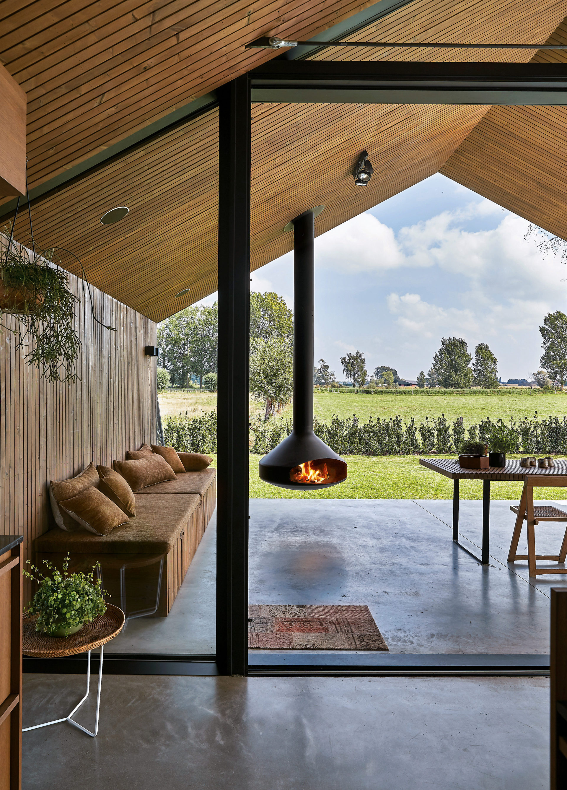 Amahaarden hout open focus cheminee contemporainesuspendue ergofocus outdoor 6 rvb